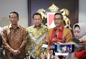 JKT-1-KADIN-KUBU-ANINDYA-BAKRIE-FED-6JPG-529324154